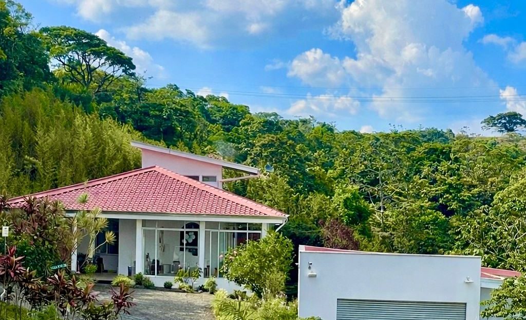 Striking Contemporary Lake Arenal Estate with California-Inspired Design and Arenal Volcano & Lake Views