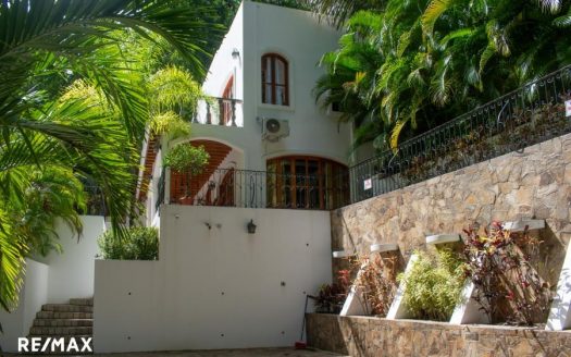 CASA CASCADA Guanacaste | REMAX