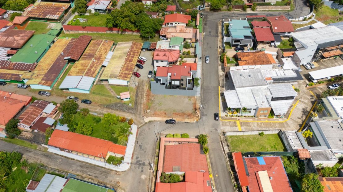 Strategic Lot for Sale in Perez Zeledn