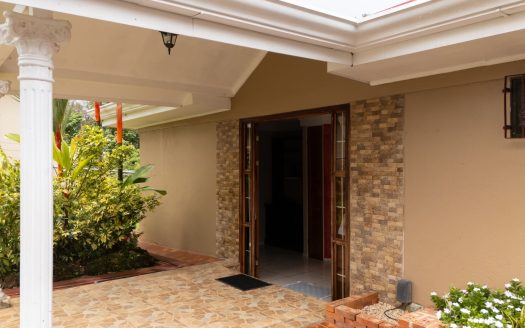 Elegant and classic home for sale in Downtown Perez Zeledon