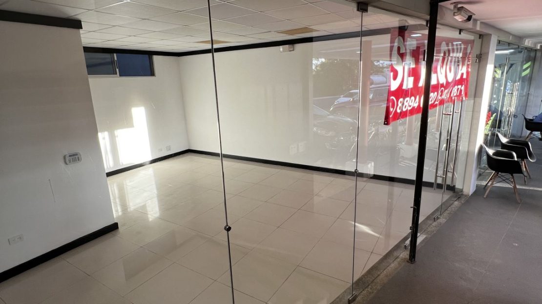 Commercial Building on High-Traffic Commercial Street with Excellent Frontage