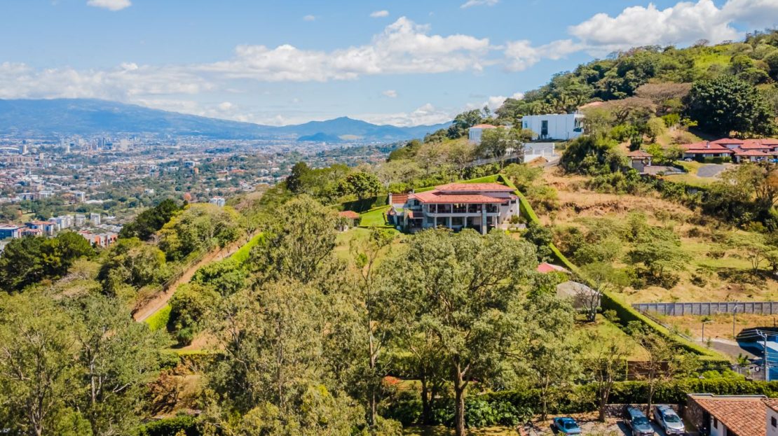 Monasterio House – A jewel in the mountains of Escazú