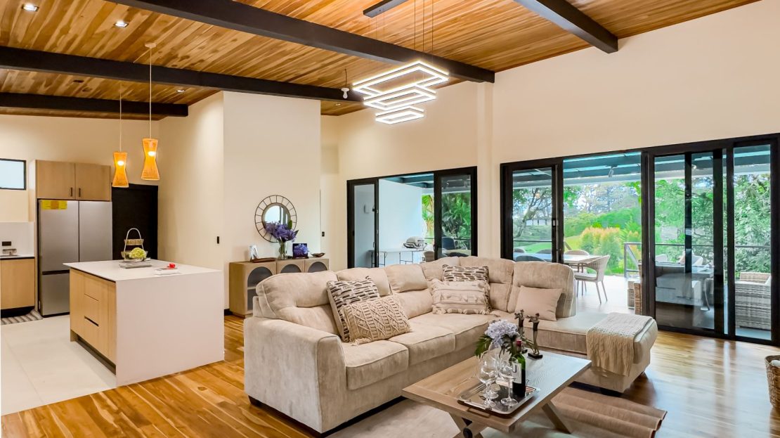 Estate in San Rafael de Heredia Costa Rica Breathtaking Mountain View with Lake