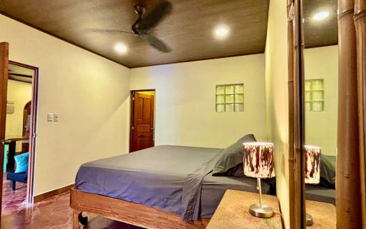 Large and charming house with additional apartment, 5BD/5BTH, Carillo