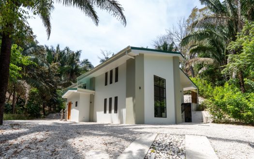 Private: LUXURIOUS JUNGLE VIEW VILLA, Sámara