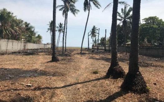 ¡Oportunidad Única a Pasos del Mar y con Potencial Comercial!