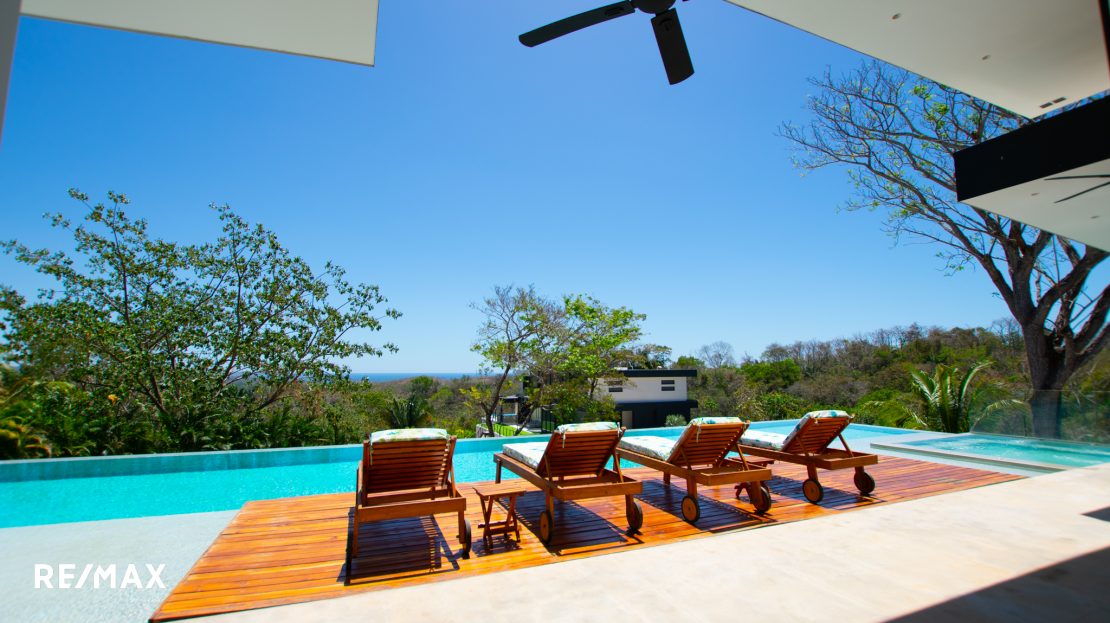 Stunning Modern Home in Black Beauty Community Guanacaste | REMAX