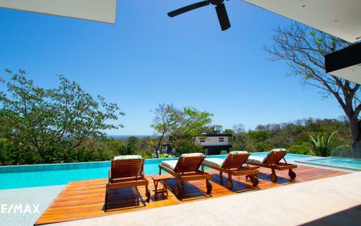 Stunning Modern Home in Black Beauty Community Guanacaste | REMAX