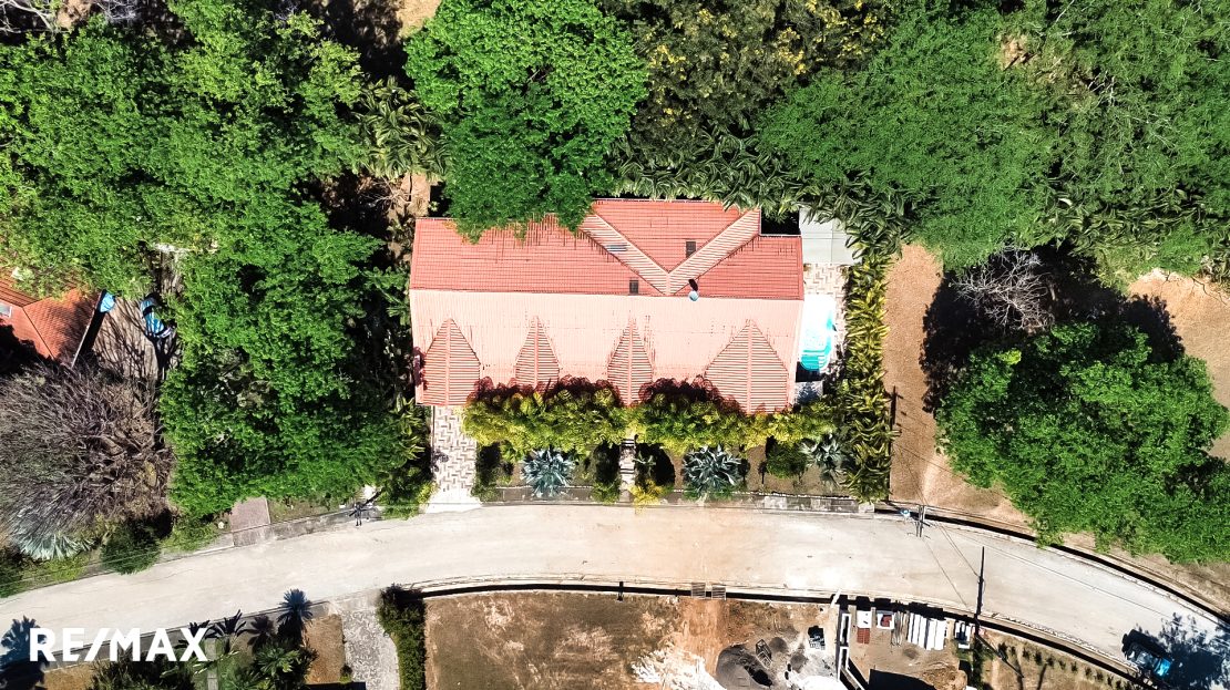 Near Playa Samara & Playa Carrillo Guanacaste | REMAX