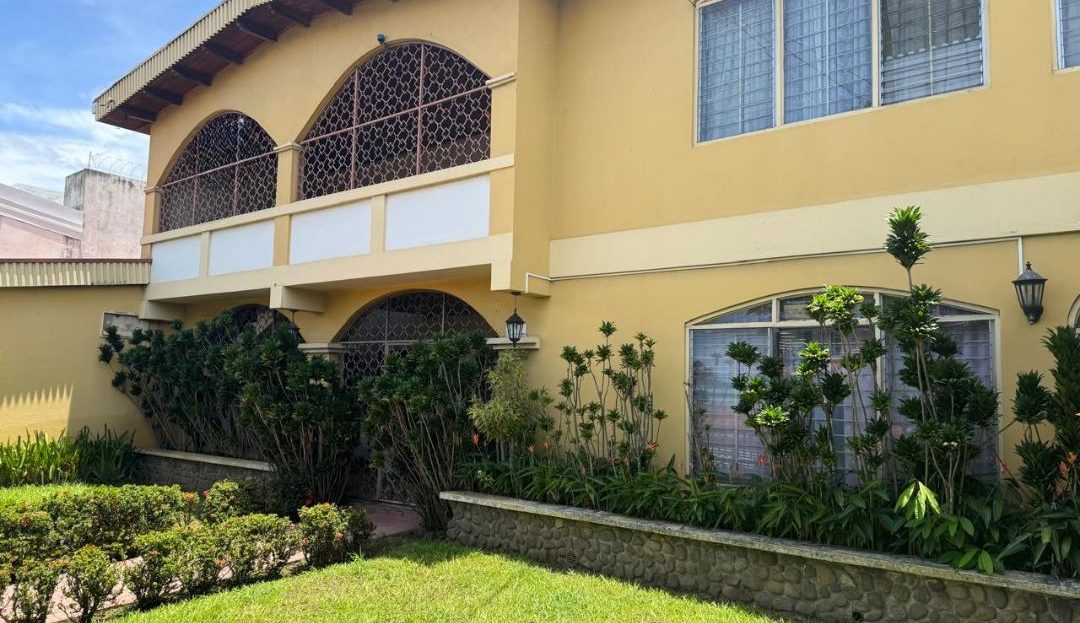 Prime Commercial Property in Downtown Alajuela – High Traffic