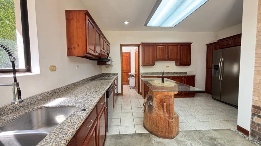  FOR RENT Luxury Cul-de-Sac Residence | Puerta de Hierro