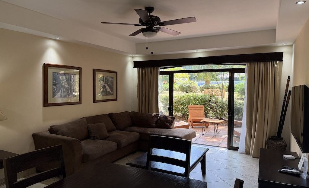The Oaks 67 ~ Ground-Floor 2-Bedroom Condo with Beautiful Finishes