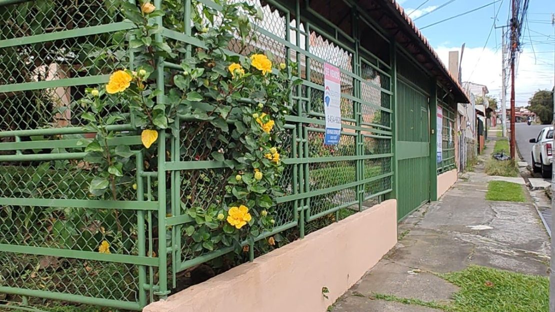 Spacious house with large gardens in Moravia