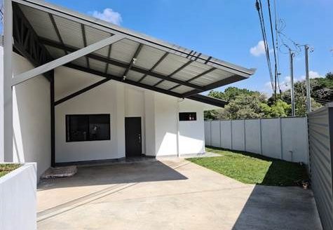 Sleek modern home in desired area near town center. – Guisaro
