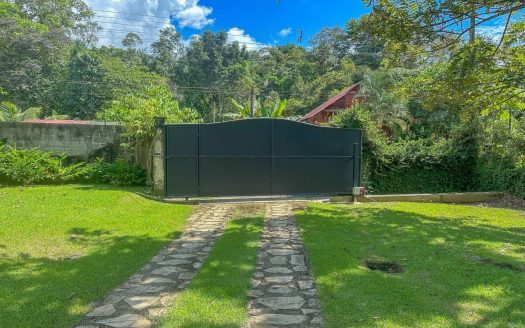 A riverfront 3-bed home on a large property In Ojochal, Costa Rica