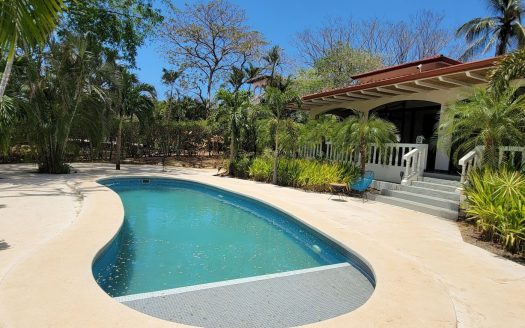 Cabinas Loulou ~ Versatile 7-Suite Property with Owner’s Residence