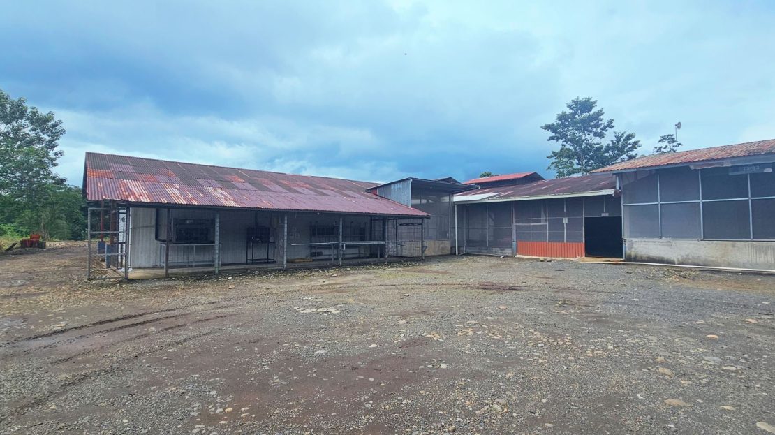 Commercial Packing Facility with Residence – Turnkey Business Opportunity