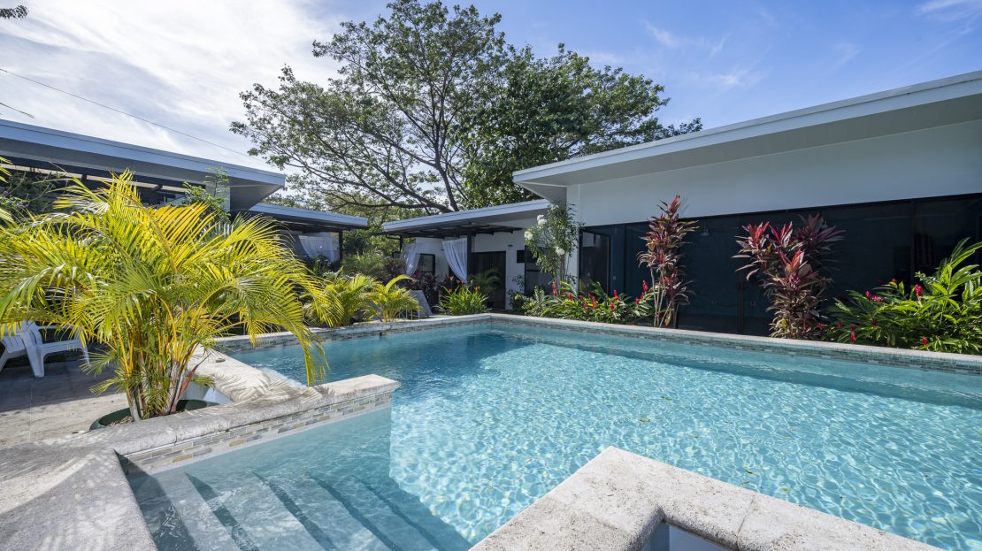 Walk to the Beach Guanacaste | REMAX