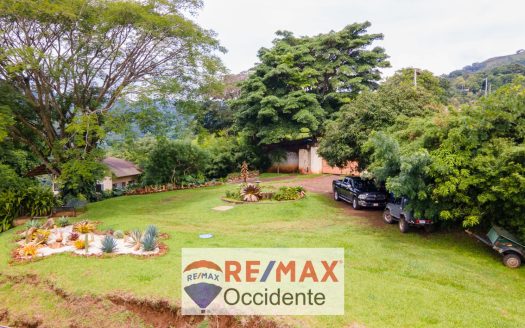 Estate with a cabin in Rosario, Naranjo, Alajuela