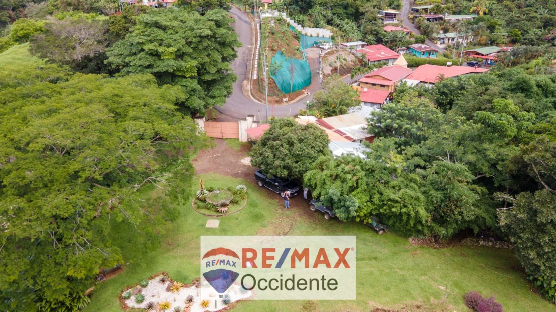 Estate with a cabin in Rosario