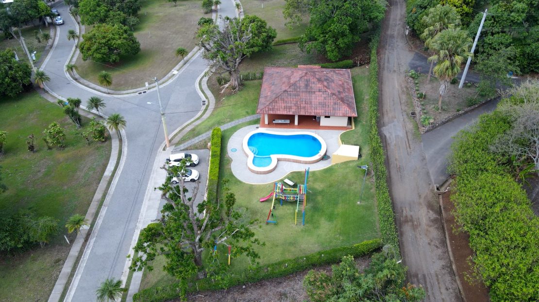 Tropical Paradise Lot for Sale in Plantation Estates