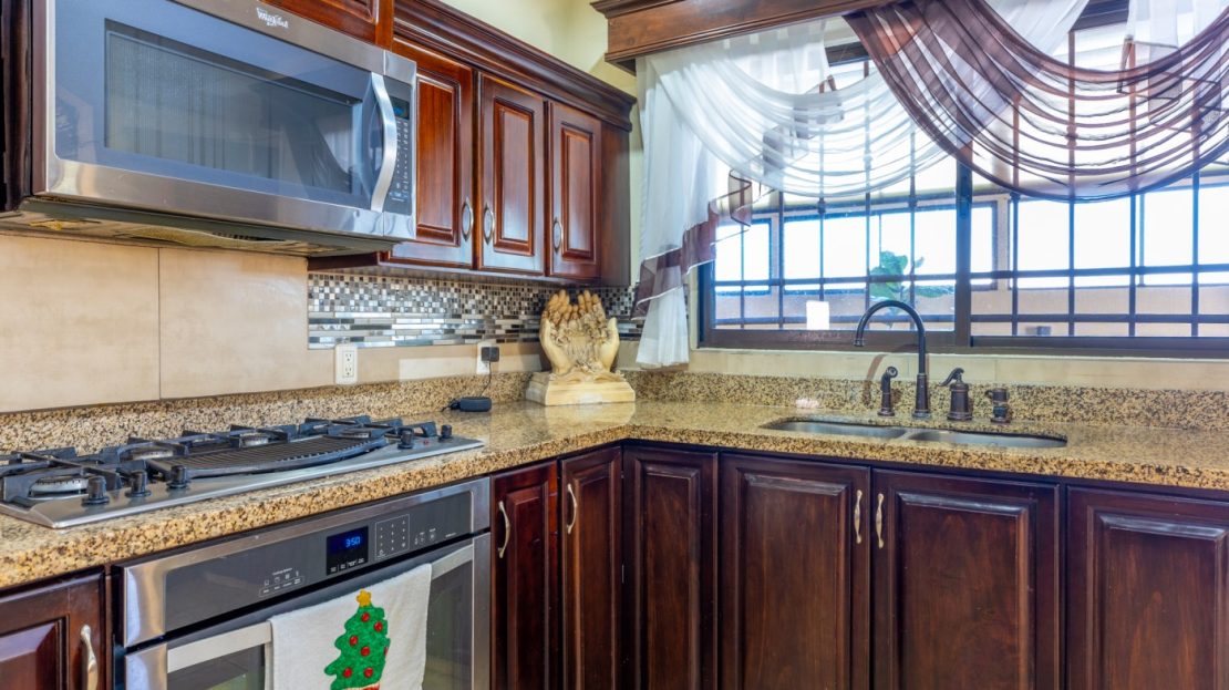 "Serene Haven: Mountain House in Grecia With Views and nature