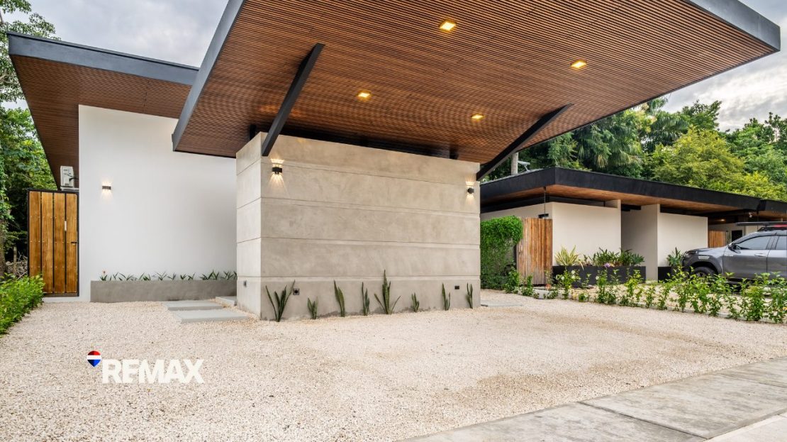 Garabito Central Pacific Costa Rica>Hermosa Beach For Sale 104785 | RE/MAX Costa Rica Real Estate