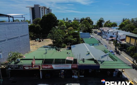 Prime Downtown Commercial Property – Large Lot with Expansion Potential in Jacó