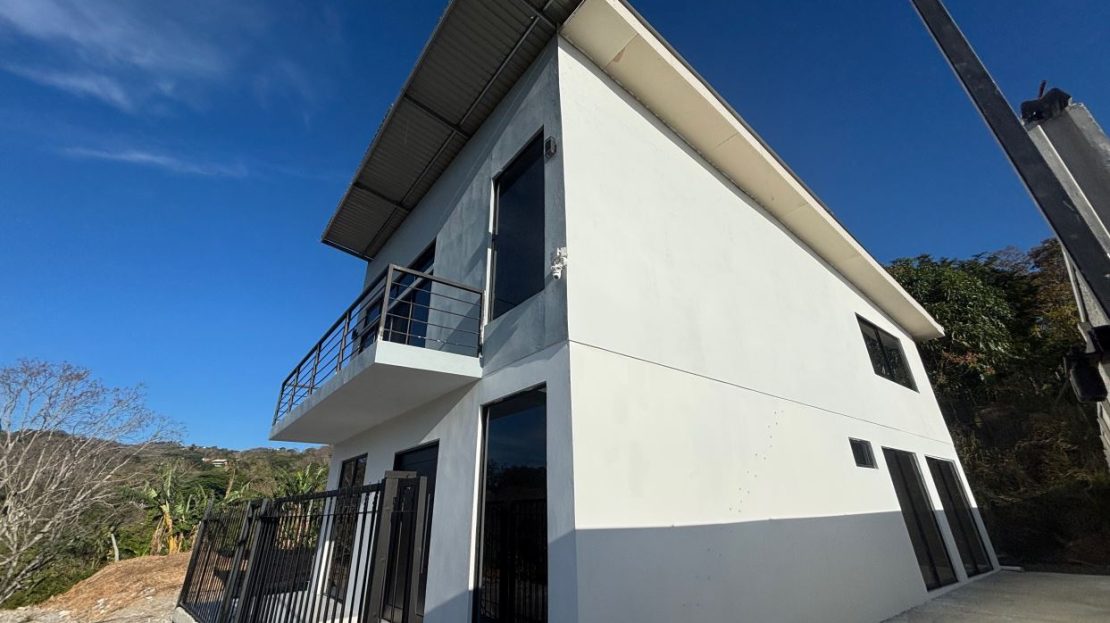 Ultramodern home with big Central Valley views