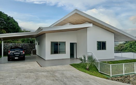 Your Perfect Atenas Retreat—Privacy, Convenience, and Modern Comfort