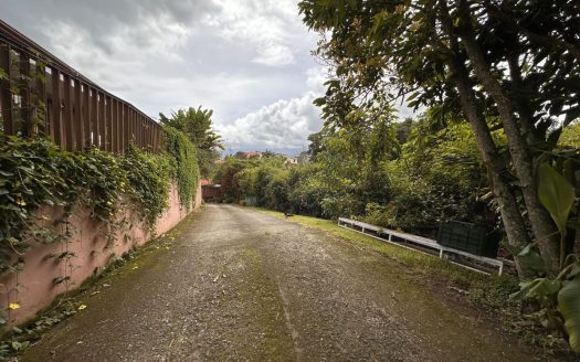 Luxury Mountain-View Residence for Sale in Paraíso de Cartago, Costa Rica – Space, Elegance and Exceptional Potential