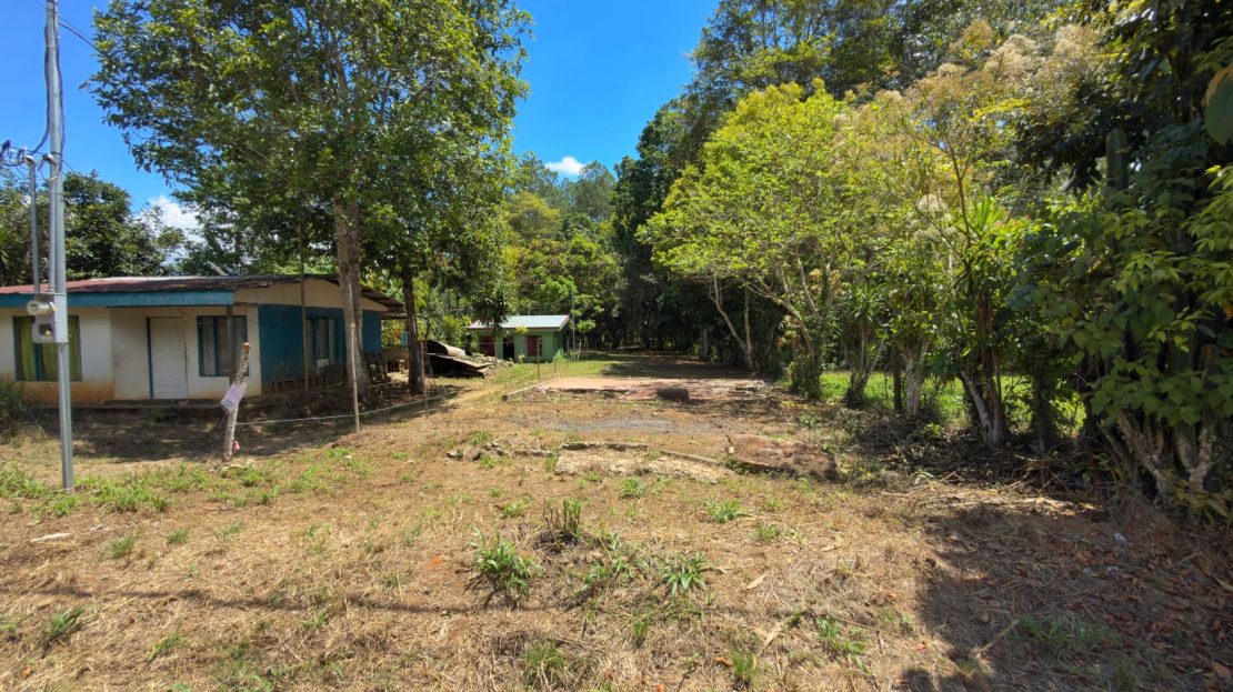 200 m2 Lot for Construction for Sale in Juntas de Pacuar: Flat Topography and Connectivity