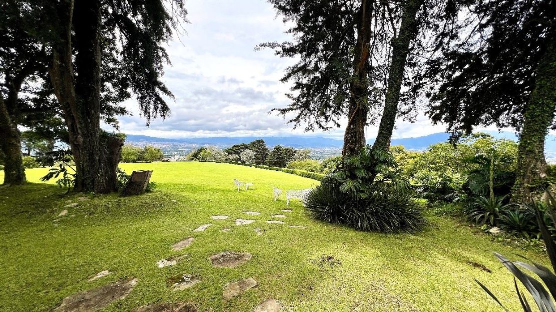 your home in Heredia mountains