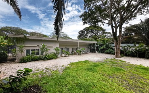 Modern Tropical House 2 min from Del Mar Academy