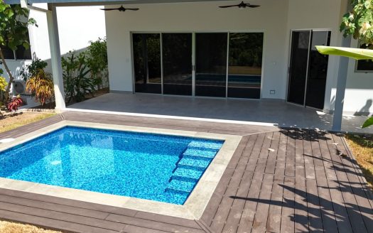 Low-Maintenance 3-Bedroom Villa with Pool & Peaceful Terraza in Villas Vista de la Montaña in Ojochal Costa Rica