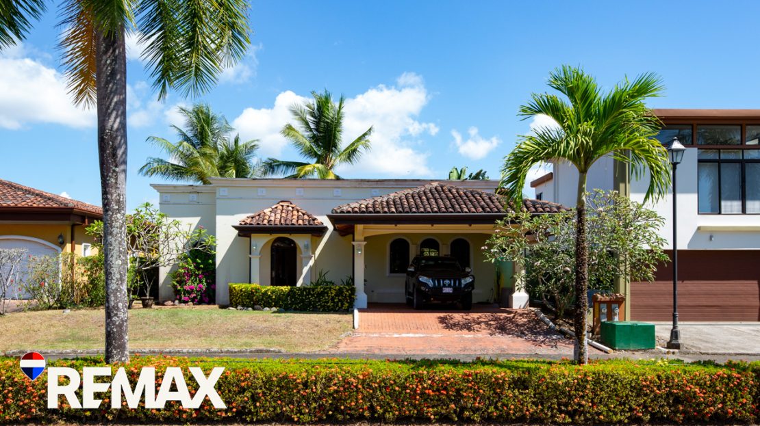 Parrita>Esterillos For Sale 106100 | RE/MAX Costa Rica Real Estate