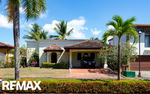 Parrita>Esterillos For Sale 106100 | RE/MAX Costa Rica Real Estate