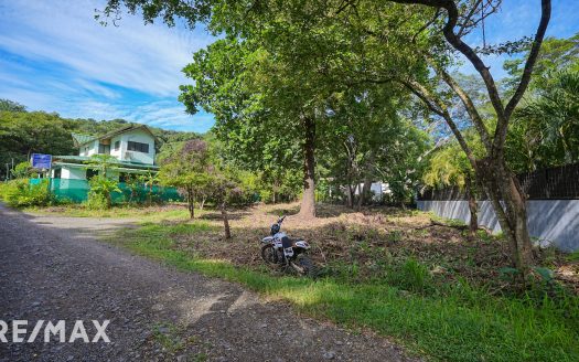 Prime 890 m² Lot in Nosara’s L Section – Close to Schools