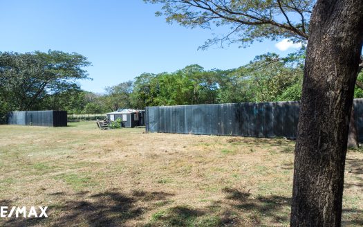 Prime Commercial Lot Next to Nosara Airport – 10,000 m² Investment Opportunity