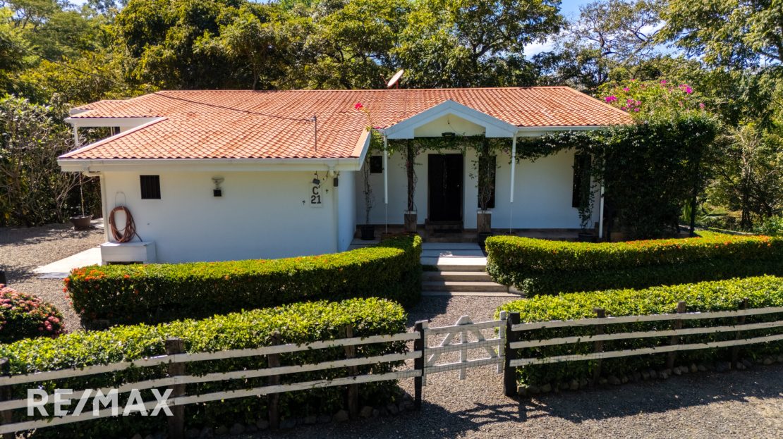 Private Ocean-View Retreat in Eco-Lagarto Community🌿🏡 Guanacaste | REMAX