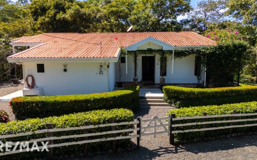 Private Ocean-View Retreat in Eco-Lagarto Community🌿🏡 Guanacaste | REMAX