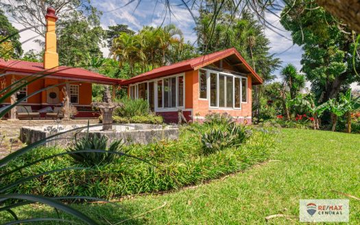 A NATURE PARADISE WITH HOME, LAND AND VIEWS