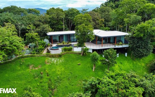 Refined Ocean-View Living in Bosque Verde