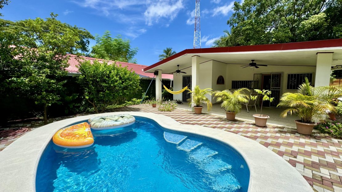 TWO CASAS IN SAMARA CENTER Guanacaste | REMAX