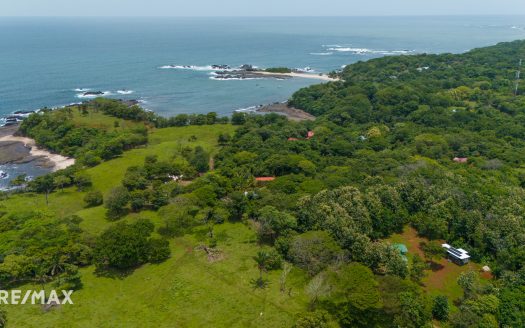 Versatile Coastal Retreat Opportunity in San Juanillo Guanacaste | REMAX
