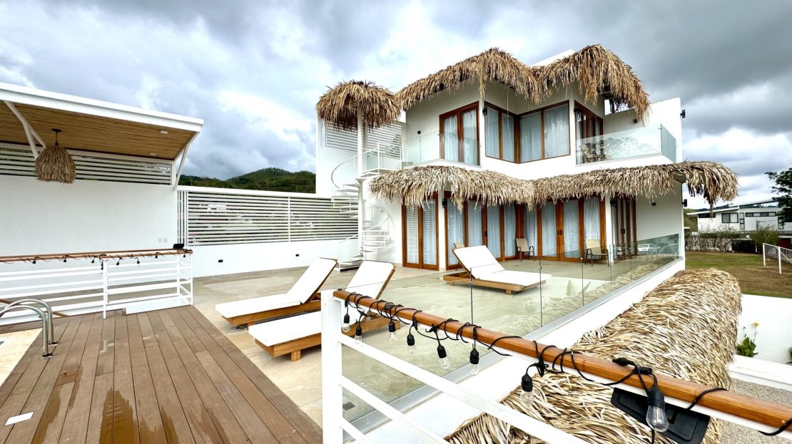 and Infinity pool Guanacaste | REMAX