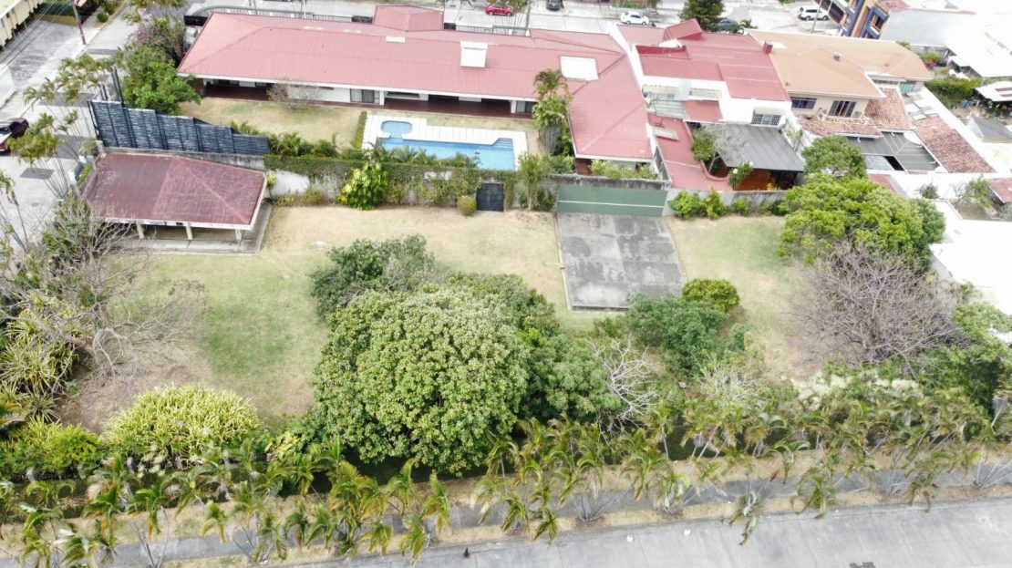 For Sale: Exclusive Property in La Sabana - Ideal for Real Estate Development with Potential Luxury Clubhouse with Restaurant. Costa Rica