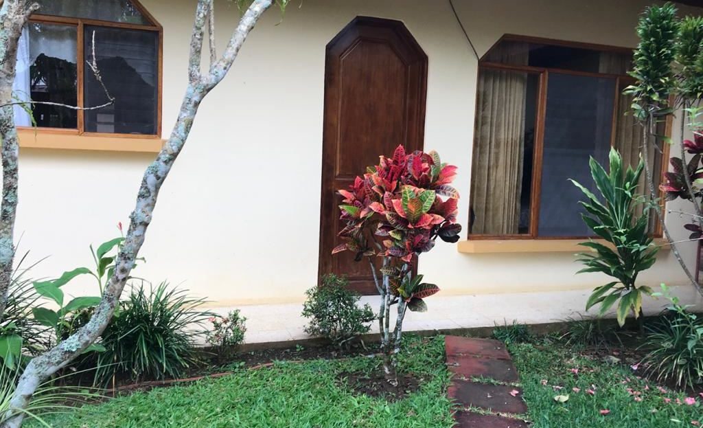 Lovely home and guest apartments in popular Vista Atenas community