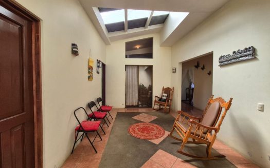 4 Bedroom Home for Sale in Pérez Zeledón Costa Rica | Flat Lot, Fiber Optic, Near Walmart San Isidro | Expat-Friendly Real Estate