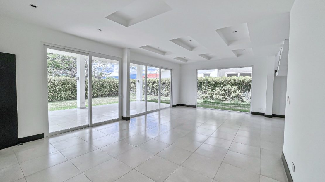 Casa Lindora 23